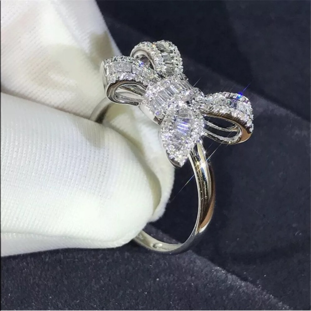 Silver Bow Fashion Ring - Picture 2 of 3